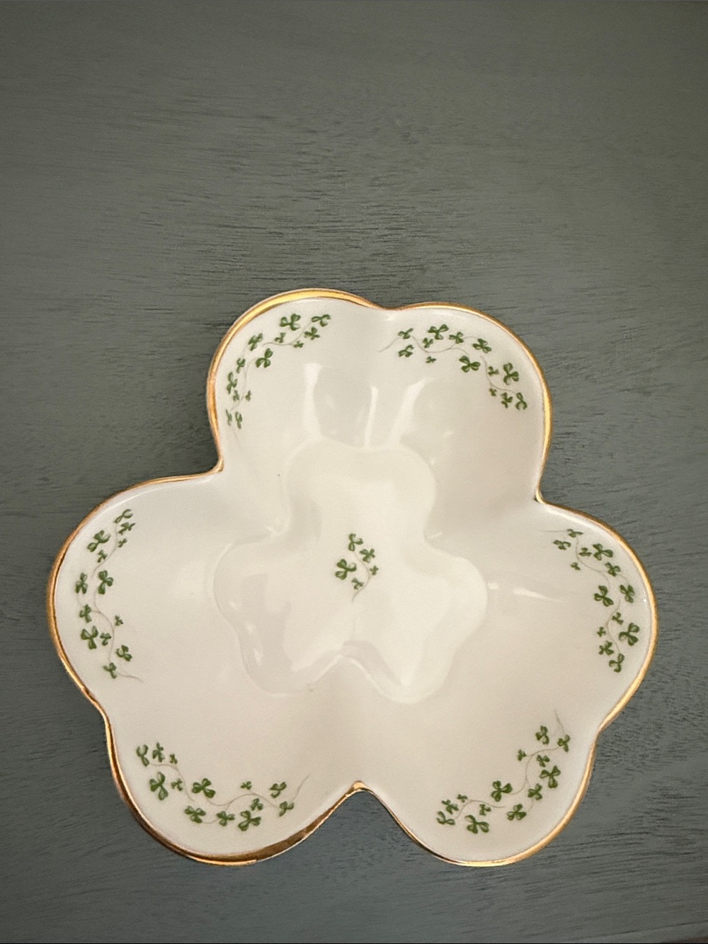 Royal Tara Shamrock Dish with Gold Trim